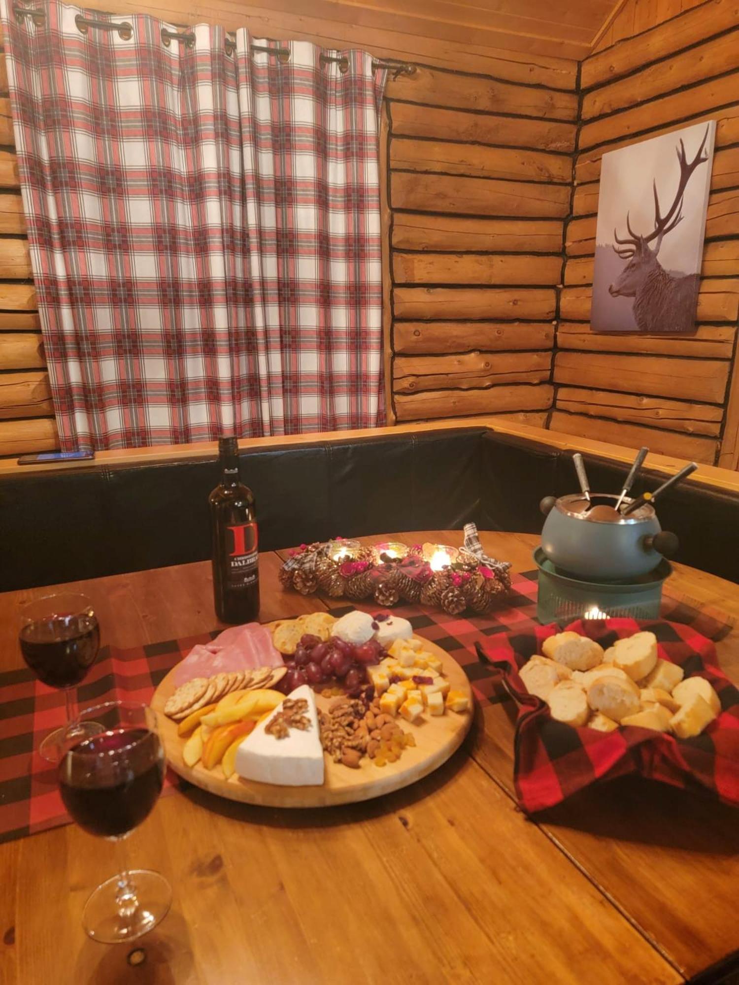 Cozy Log Cottage La Minerve 외부 사진